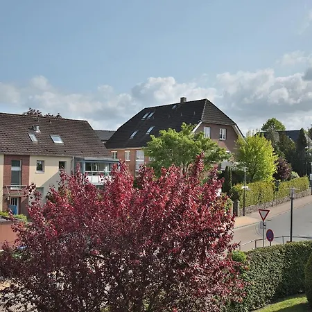 Haus Bergstrasse 35 16 *