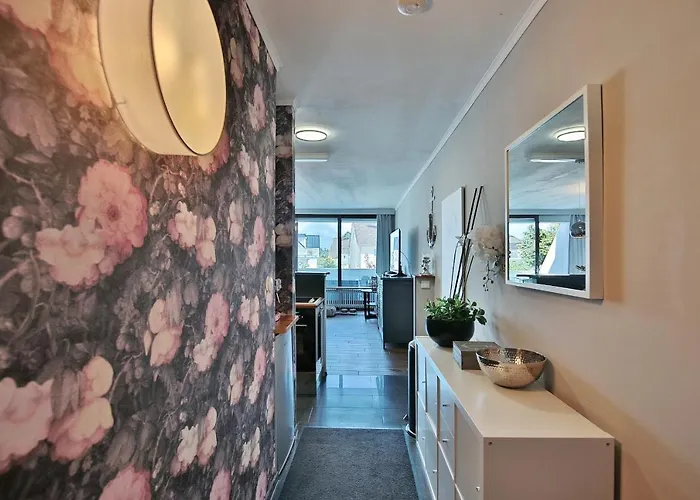 Haus Bergstrasse 35 16 *