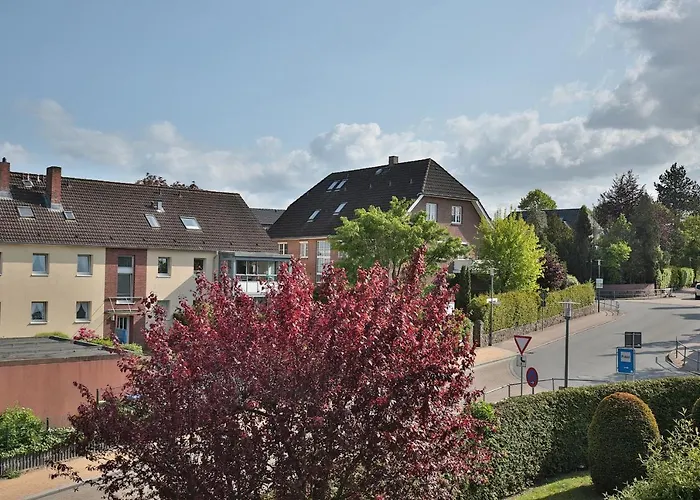 Haus Bergstrasse 35 16 *